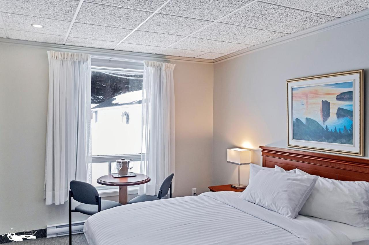 Hotel Motel Manoir De ペルセ エクステリア 写真