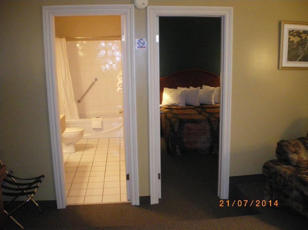 Hotel Motel Manoir De ペルセ エクステリア 写真