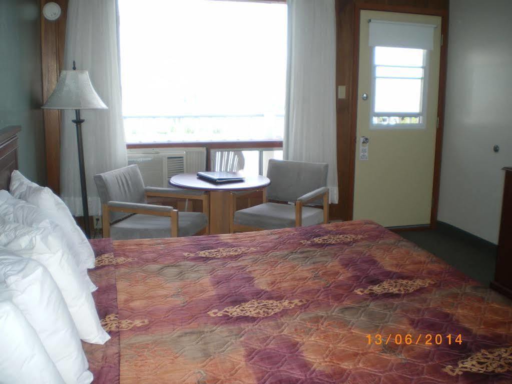 Hotel Motel Manoir De ペルセ エクステリア 写真